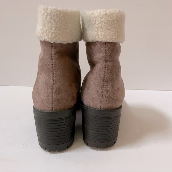 Bella Vita Cable Bootie 8.5 - Picture 3 of 14